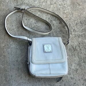 Tignanello white case style camera crossbody vintage silver hardware lots storag